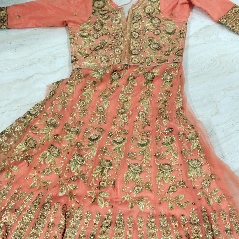 Heavy wedding gown